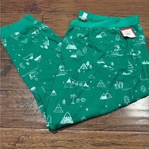 Wondershop Green Pajama Bottoms with Winter Print